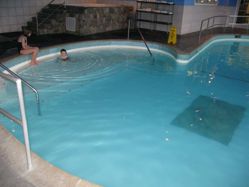 day3hotelpool.jpg